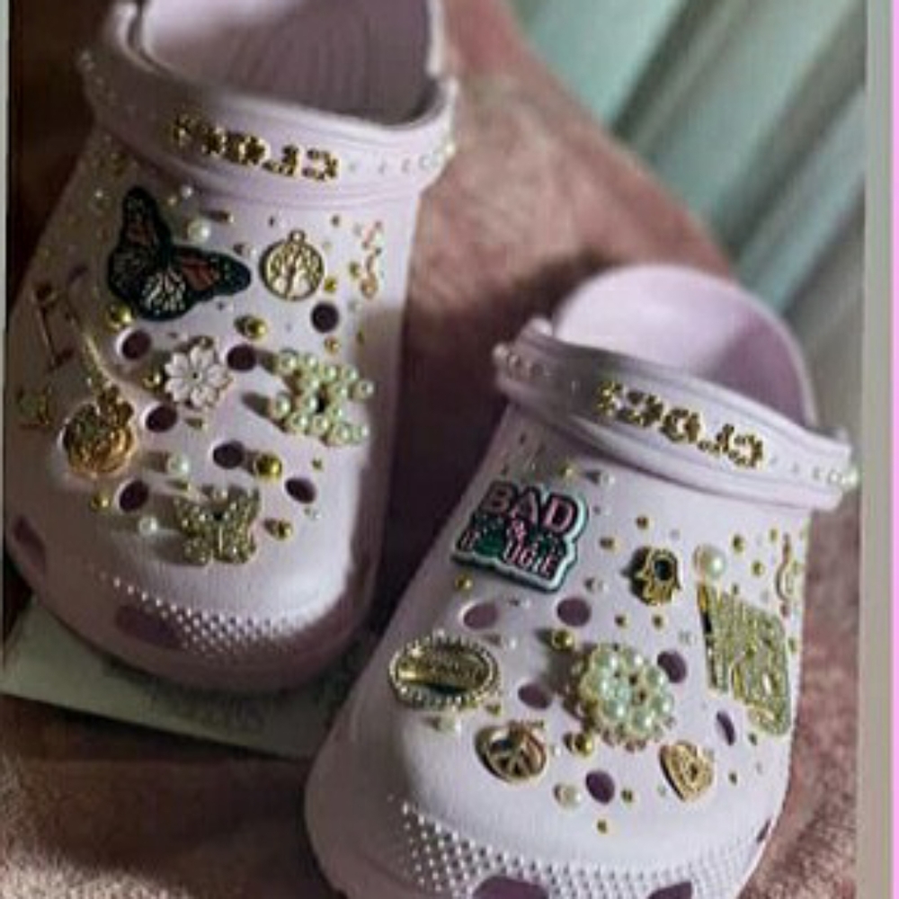 Female crocs jubilee